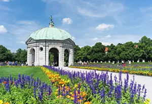 Renaissance: The Gardens Hofgarten in the old center