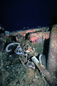Wrecks: Gas masks - Lying on a Japanese war time wreck