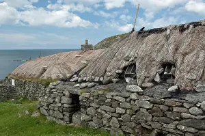 Blackhouse: Gearrannan Blackhouse Village - Restored thatched cottages