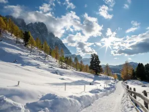 Dolomite: Geisler mountain range in the dolomites of the Villnoss