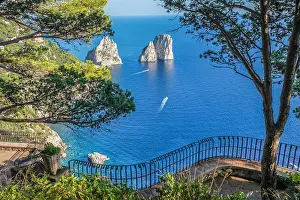 K Ste: Geografie, Italien, Faraglioni-Felsen auf Capri