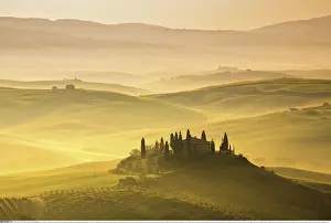 Haus: Geografie, Italien, H??gellandschaft mit Getreidefelder