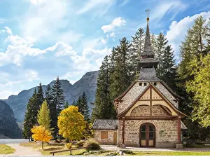Berge: Geografie, Italien, Kapelle am Pragser