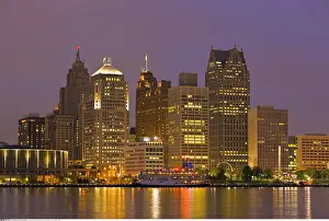 Commercial: geography / travel, Canada, Michigan, Detroit, Skyline