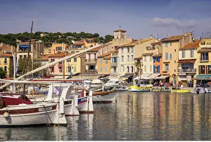 Ports: geography / travel, France, Provence-Alpes-Cote