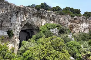 Sicilian: geography / travel, Italy, Entrance to Ear of Dionysius