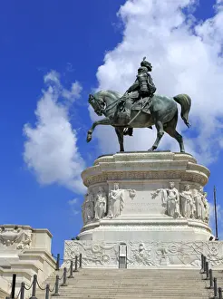 Statues: geography / travel, Italy, Equestrian sculpture