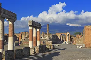 Columns: geography / travel, Italy, Forum, Pompeii, Campania
