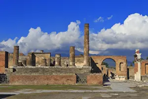 Columns: geography / travel, Italy, Forum, Pompeii, Campania