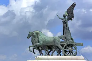 Statues: geography / travel, Italy, Scupture of Victoria