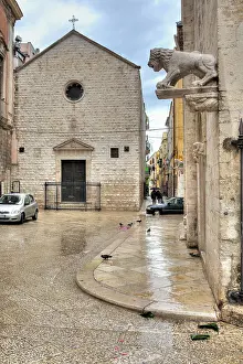 Puglia: geography / travel, Italy, Street in old town, Barletta