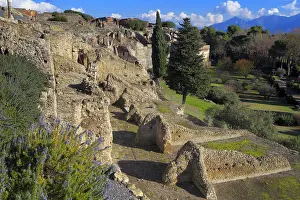 Suburban: geography / travel, Italy, Suburban substructions