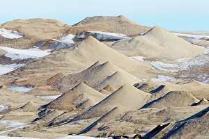 Piles: Geological Formation - from wind