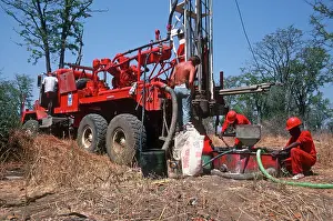 Drilling: Geosource drilling rig - looking for oil