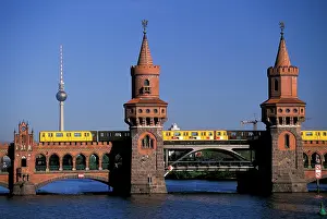 Waterway: Germany, Berlin, Kreuzberg. Oberbaum Bridge