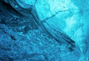 Bleak: Glacial cave in the Breidamerkurjoekull