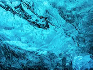 Bleak: Glacial cave in the Breidamerkurjoekull