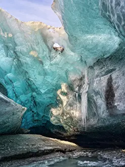 Opening: Glacial cave in the Breidamerkurjoekull