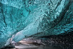 Islets: Glacial cave in Vatnajoekull Nationalpark, Icela