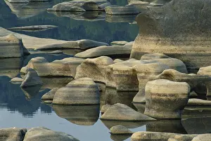 Kettle: Glacial Potholes in Susquehanna Riverbed, PA