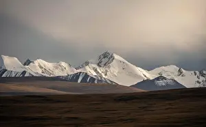 Shan: Glaciated and snow-capped mountains in the evening