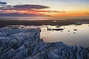 Glaciers: Glacier with Fjallsarlon glacier lagoon at sunrise