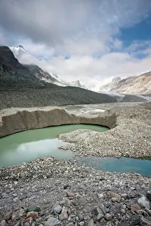 Retreating: Glacier foreland and disintegration moraine