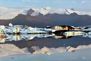 Waterscape: Glacier Lagoon at sunrise, Iceland