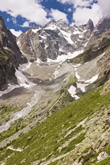 Glacier Noir and the Barre des Ecrins (4102 metres)