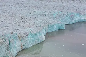 Debouches: Glacier Osbornebreen debouches into the St. Jonsfjord