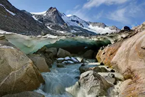 Retreat: The glacier snout with ice cave of Viltragenkees