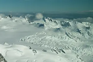 Plane: Glacier and snow-capped mountains - snowplane flight