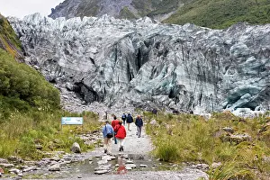 Walkers: Glacier - walkers in glacial valley