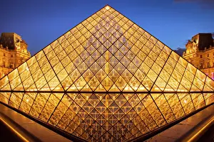 Paris: Glass Pyramid at the entrance to Musee du