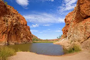 Important: Glen Helen Gorge - entrance to Glen Helen Gorge