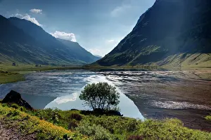Fells: Glencoe - reflected in Loch Achtriochtan
