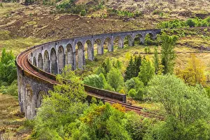 Viaduct: Glenfinnan Viaduct - historic Glenfinnan viaduct