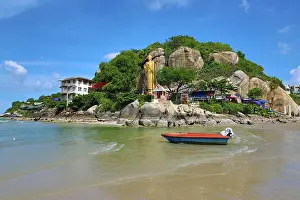 Phra: Gold buddha statue, Khao Takiab Temple and beach