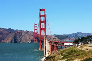 Suspension: Golden Gate Bridge, San Franciso, California, USA