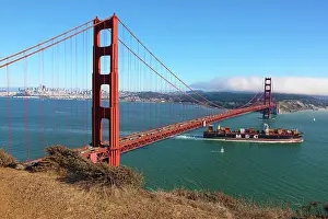 Suspension: Golden Gate Bridge, San Franciso, California, USA