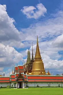 Phra: Golden Phra Si Rattana Chedi, Phra Mondop and Prasat