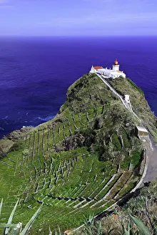 Castelo: Gonealo Velho lighthouse, Ponta do Castelo, Eastern