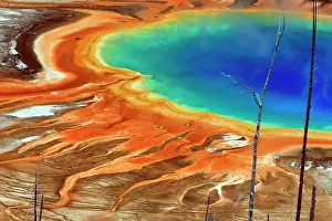 Midway: Grand Prismatic Spring Midway Geyser Basin, Yellowstone