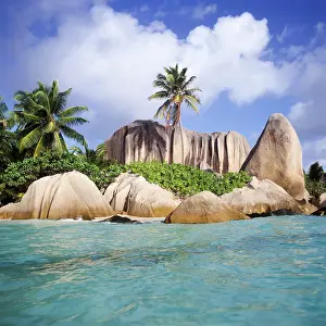 Jean: Granite rocks on Anse Source Jean beach, La Digue