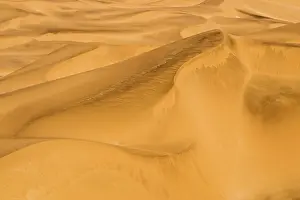 Slip: Graphic depiction of a slip face in the dune sea