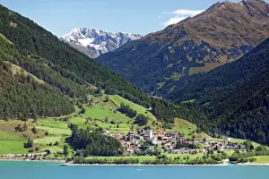 Alto: Graun am Reschenpass, Lake Reschensee, reservoir