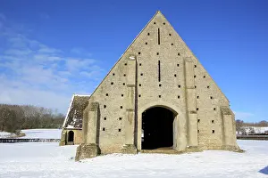 Barns: Great Coxwell Barn near Faringdon Oxfordshire - A large mona