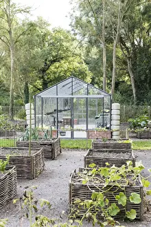 Hazel: Greenhouse and square foot gardens with hazel wood