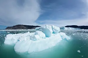 Disko: Greenland, Ilulissat, Field of melting icebergs