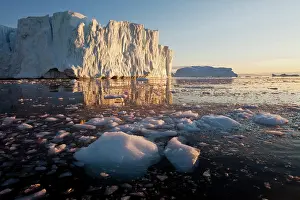 Sermeq: Greenland, Ilulissat, Midnight sun lights